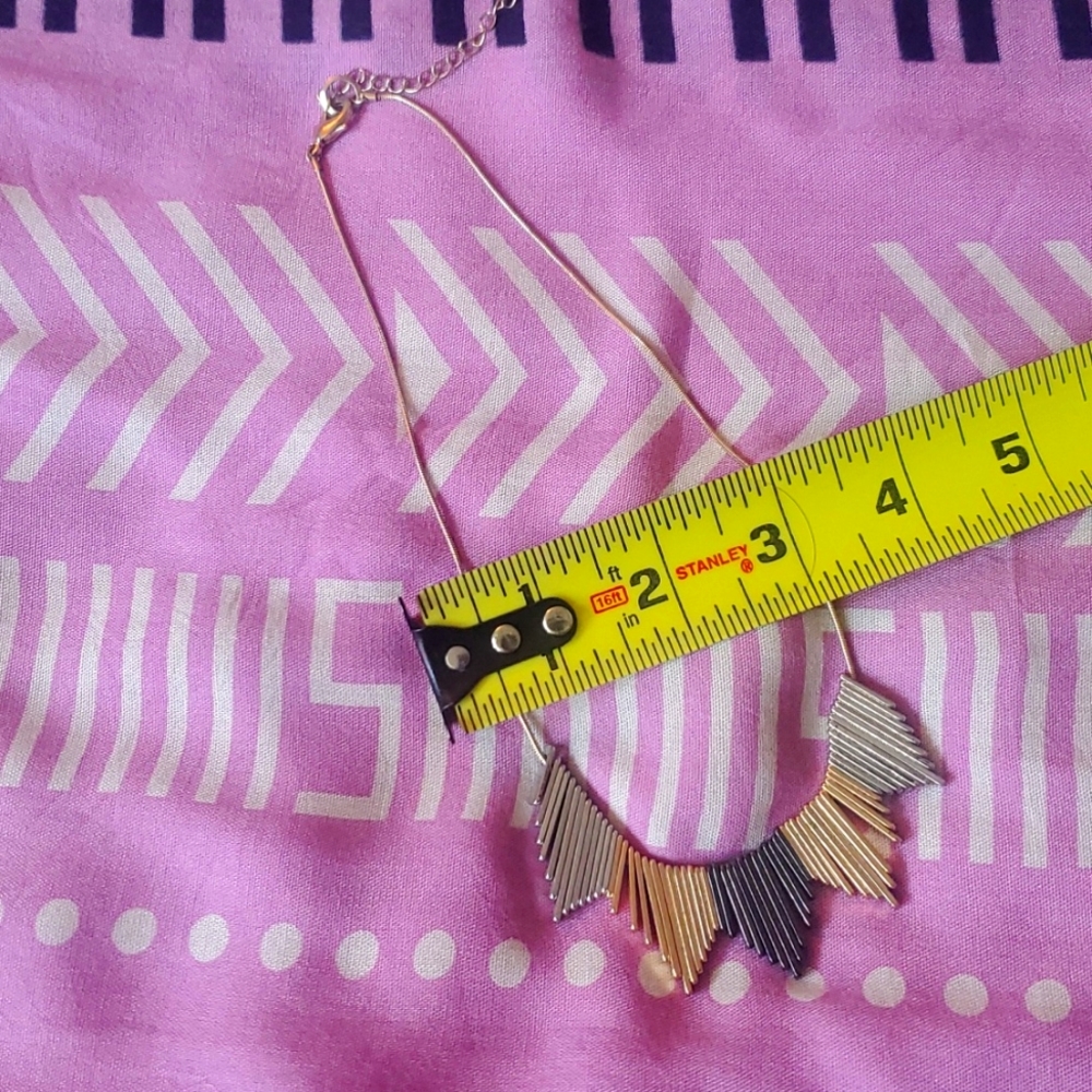 Multi-level statement necklace - Picture 5 of 5